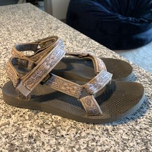 Women’s Teva Sandals - Lizard Pattern